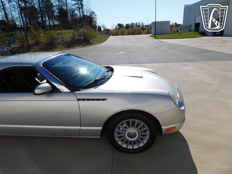 2004 Ford Thunderbird Deluxe