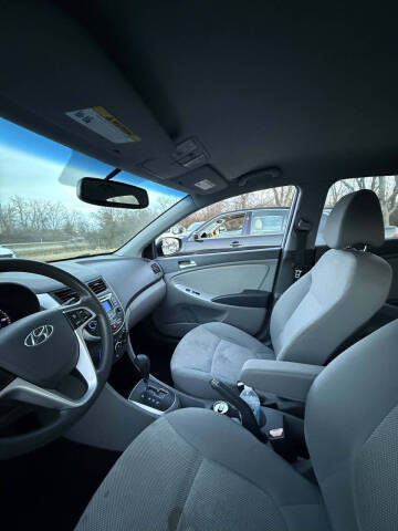 2012 Hyundai Accent GS