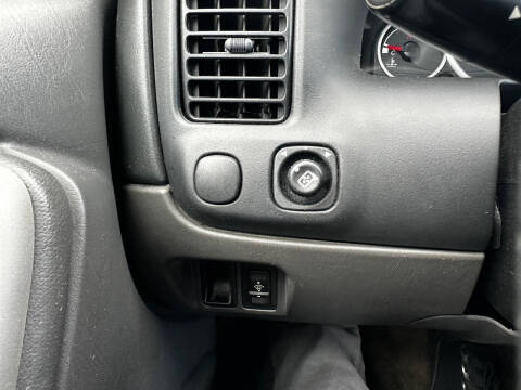 2005 Mazda Tribute i