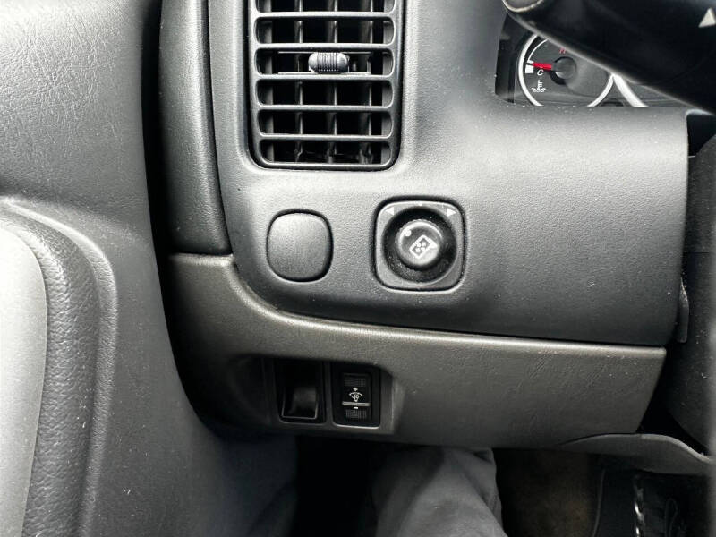 2005 Mazda Tribute i