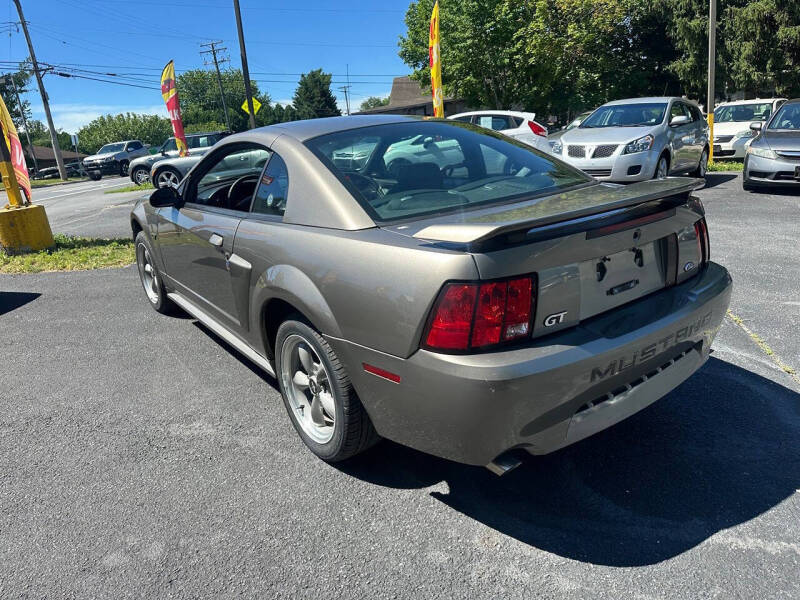 2002 Ford Mustang GT Deluxe