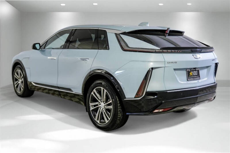 2024 Cadillac LYRIQ Luxury 1