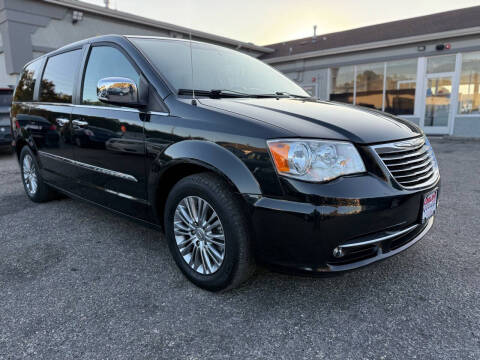 2015 Chrysler Town and Country for sale at Carland Auto in Lakewood NJ