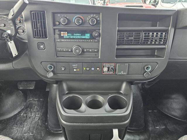 2025 Chevrolet Express 3500