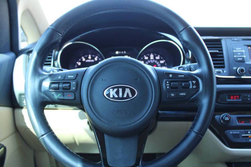 2016 Kia Sedona