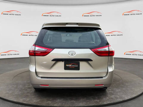 2017 Toyota Sienna L 7-Passenger