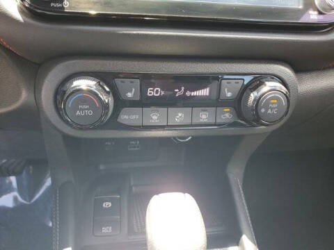 2022 Nissan Kicks SR