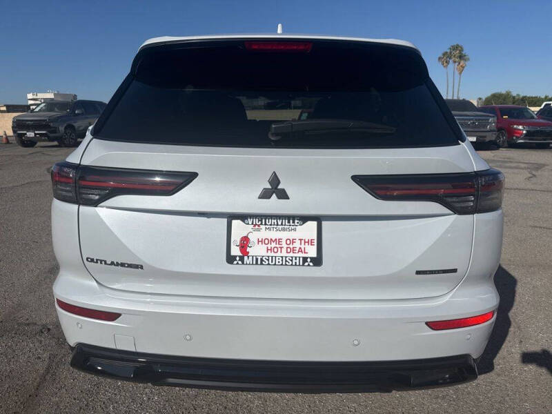 2026 Mitsubishi Outlander LE