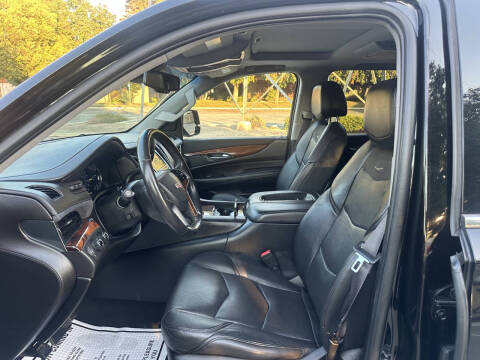 2016 Cadillac Escalade Luxury Collection