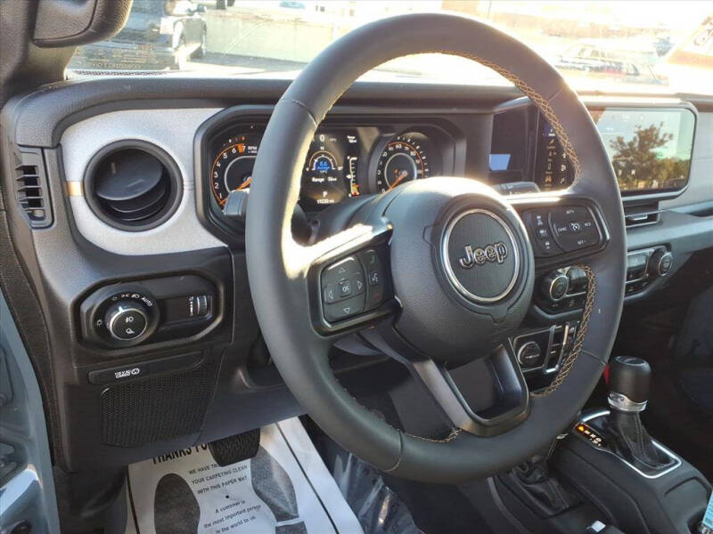 2024 Jeep Gladiator Sport S