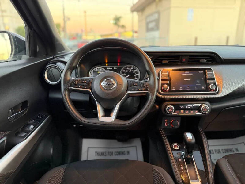 2020 Nissan Kicks SV