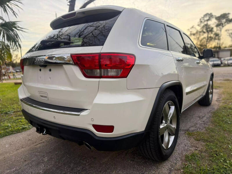 2011 Jeep Grand Cherokee Overland photo 5