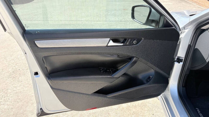 2015 Volkswagen Passat 1.8T SE