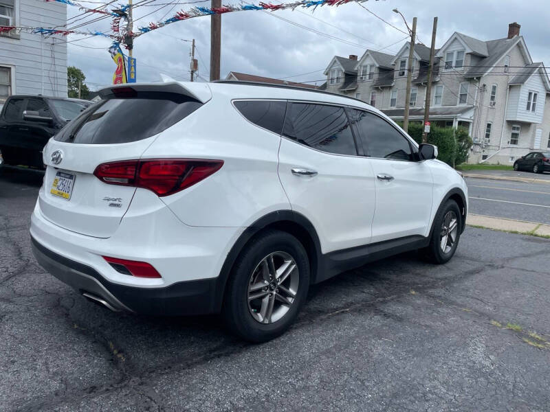 2017 Hyundai Santa Fe Sport photo 3