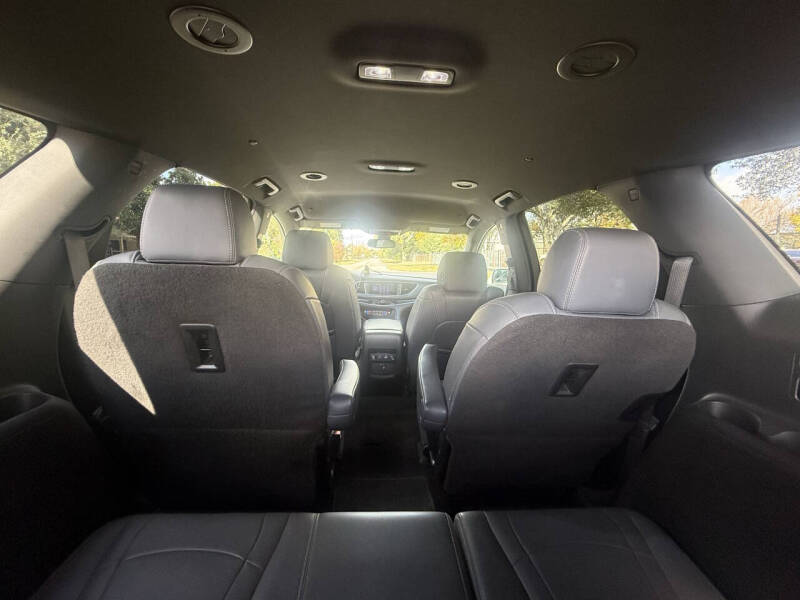 2022 Buick Enclave Essence