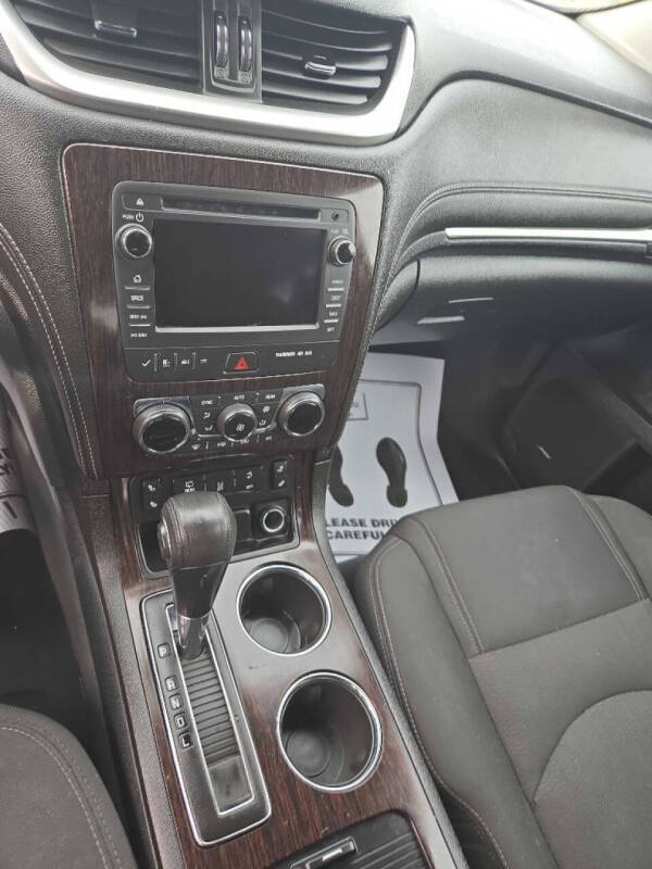 2017 Chevrolet Traverse LT