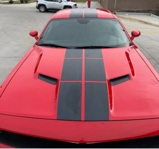 2017 Dodge Challenger SXT Plus