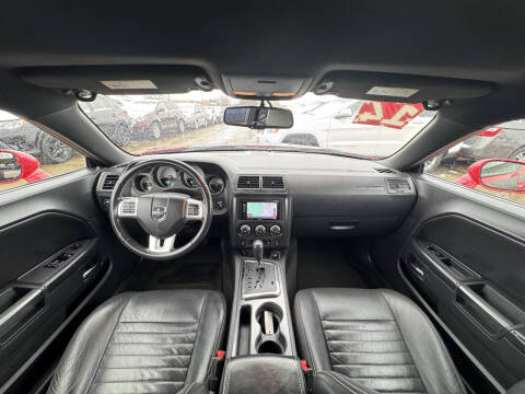 2014 Dodge Challenger SXT Plus