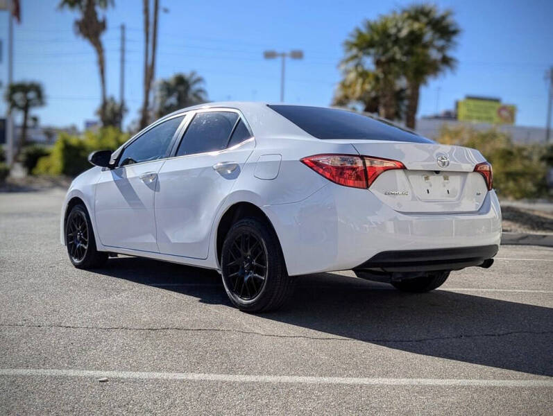 2018 Toyota Corolla LE photo 4