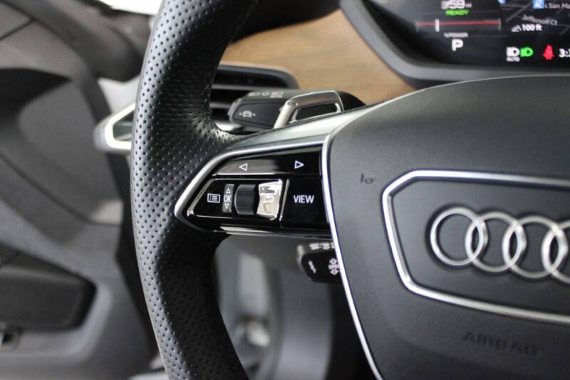 2023 Audi e-tron GT quattro Premium Plus