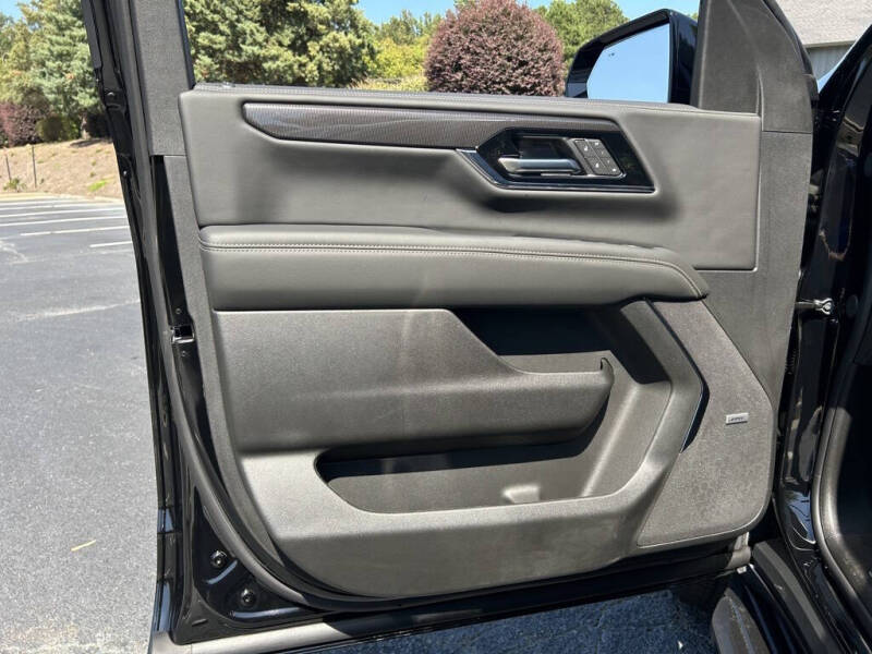 2025 GMC Yukon Elevation