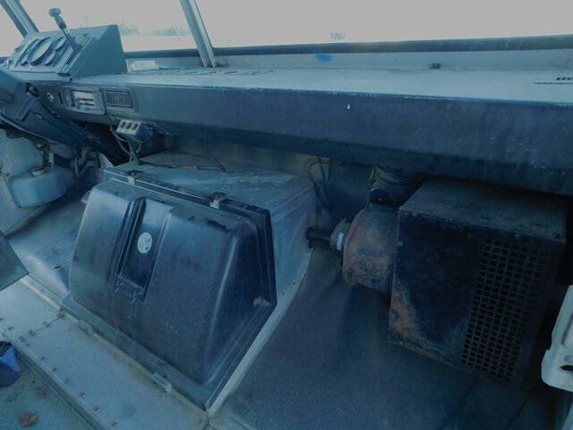 1999 Freightliner MT45 Chassis