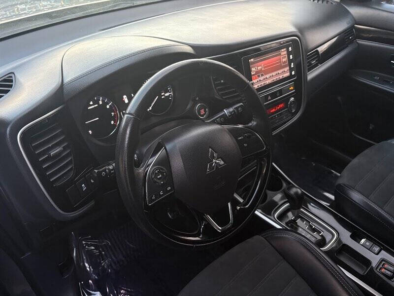 2019 Mitsubishi Outlander SE