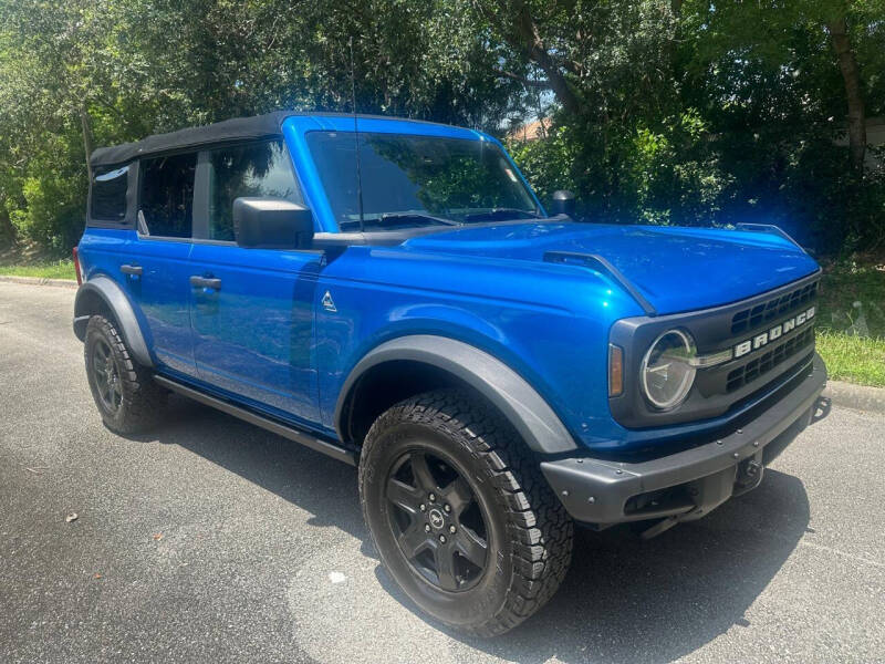 2022 Ford Bronco 4-Door Black Diamond's photo