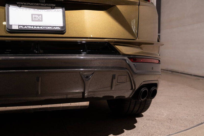 2024 Lamborghini Urus Performante