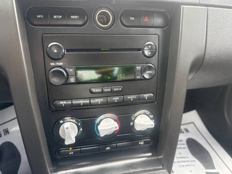 2006 Ford Mustang GT Deluxe