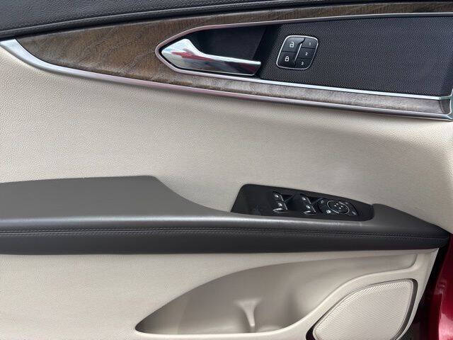 2019 Lincoln Nautilus Select