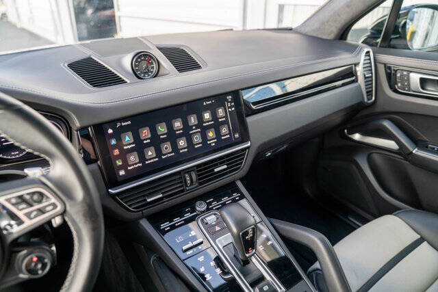 2022 Porsche Cayenne 26