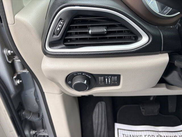 2020 Chrysler Voyager LXi