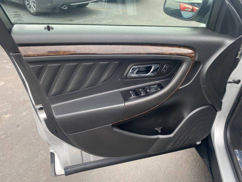 2018 Ford Taurus Limited