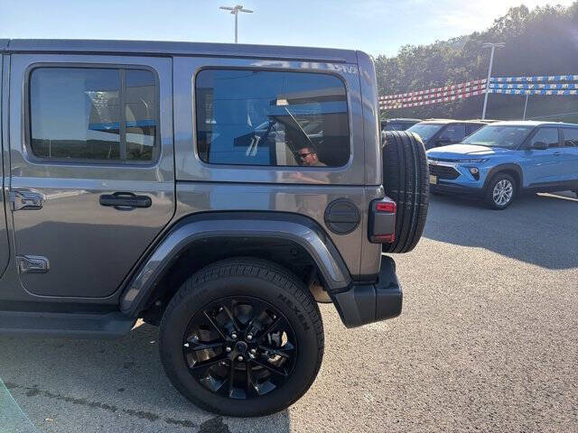 2025 Jeep Wrangler Sahara 4xe