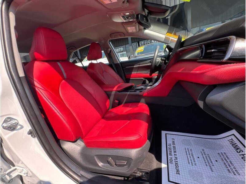 2022 Toyota Camry Hybrid XSE