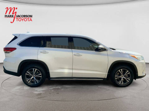 2017 Toyota Highlander LE Plus