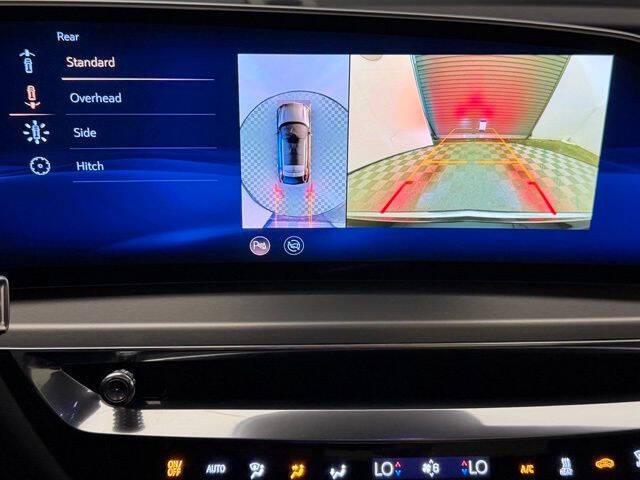 2024 Cadillac LYRIQ Luxury 1
