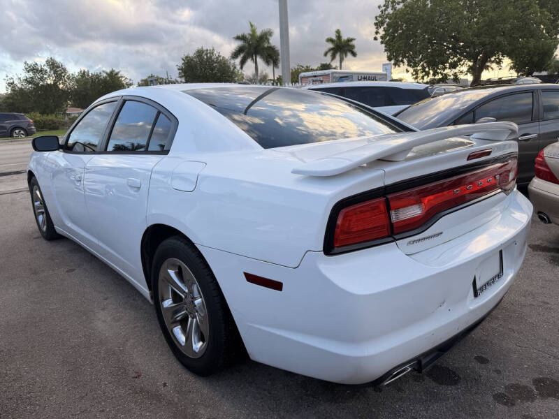 2014 Dodge Charger SE