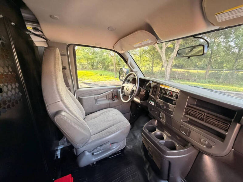 2025 Chevrolet Express 2500