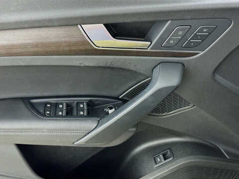 2023 Audi Q5 quattro Premium Plus 40 TFSI