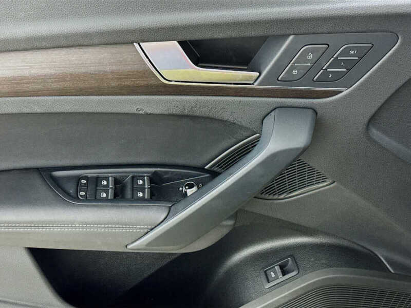 2023 Audi Q5 quattro Premium Plus 40 TFSI