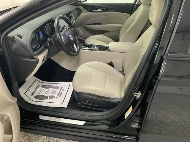 2018 Buick Regal TourX Essence