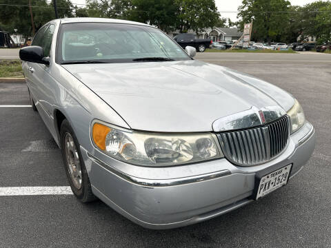 2002 Lincoln Town Car for sale at PRESTIGE AUTOPLEX LLC in Austin TX