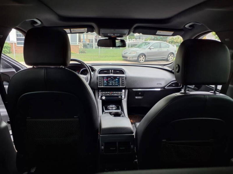 2017 Jaguar F-PACE 35t Prestige