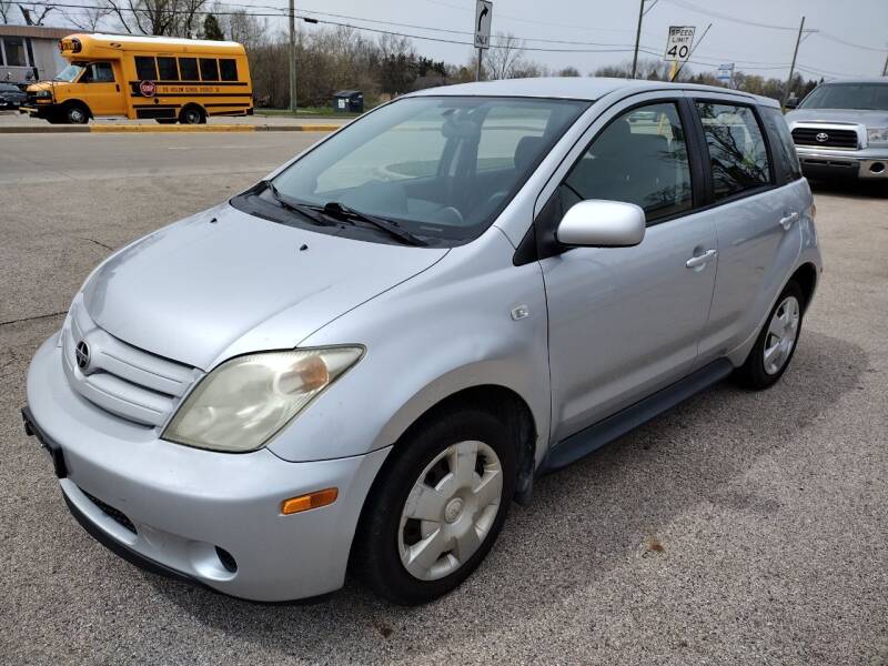 2005 Scion xA for sale at GLOBAL AUTOMOTIVE in Grayslake IL
