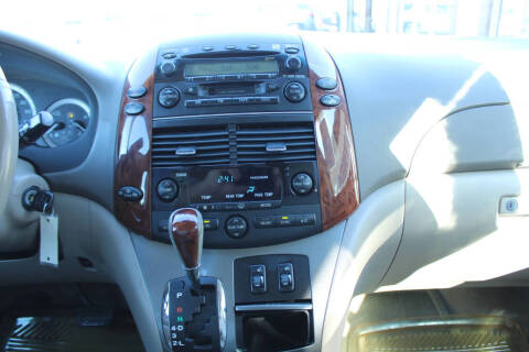 2004 Toyota Sienna XLE Limited 7 Passenger