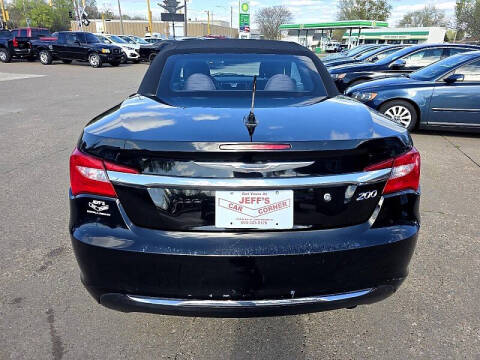 2013 Chrysler 200 Touring