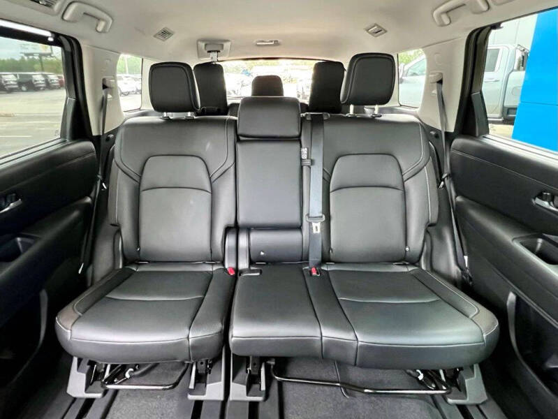 2022 Nissan Pathfinder SL