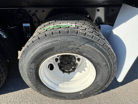 2017 Freightliner M2 106